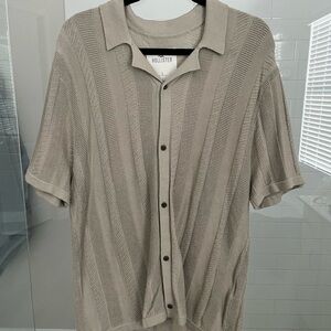 Hollister Men's Camp Collar Button Down Shirt